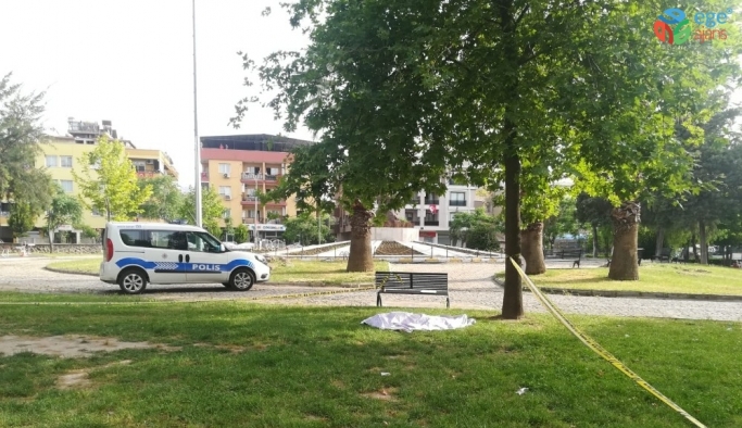 İzmir’de parkta şüpheli ölüm