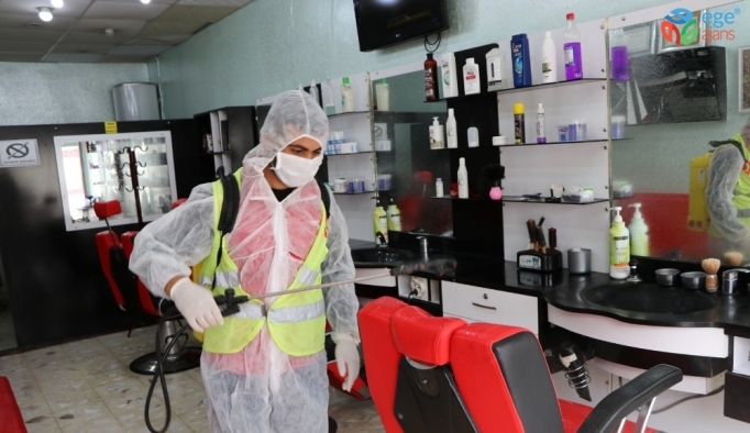 Viranşehir’de berber ve kuaförler dezenfekte edildi