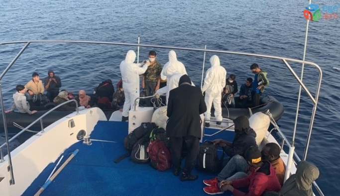 Yunan Sahil Güvenlik’i tarafından ölüme terk edilen düzensiz göçmenleri Türk Sahil Güvenlik’i kurtardı