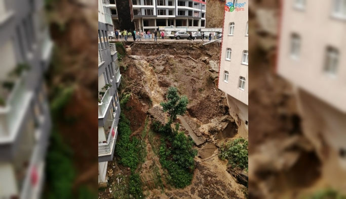 Giresun’da şiddetli yağış sonrası bir binanın istinat duvarı çöktü