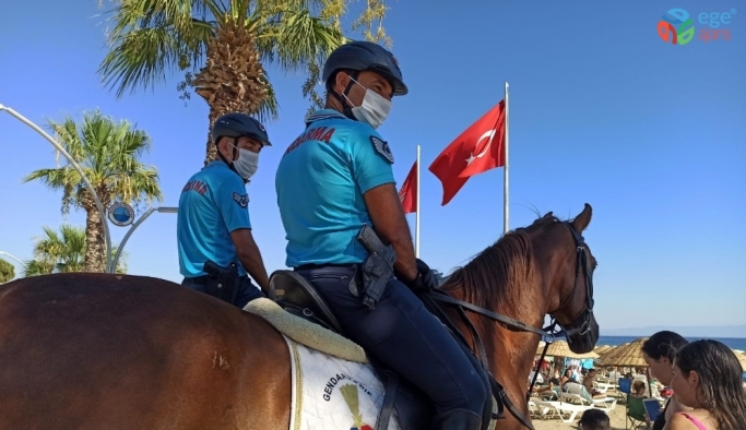 İzmir’de jandarma ekipleri çeşitli suçlardan aranan 30 şüpheliyi yakaladı