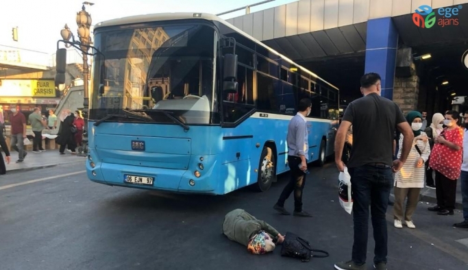 Ankara’da durağa giden kadına halk otobüsü çarptı
