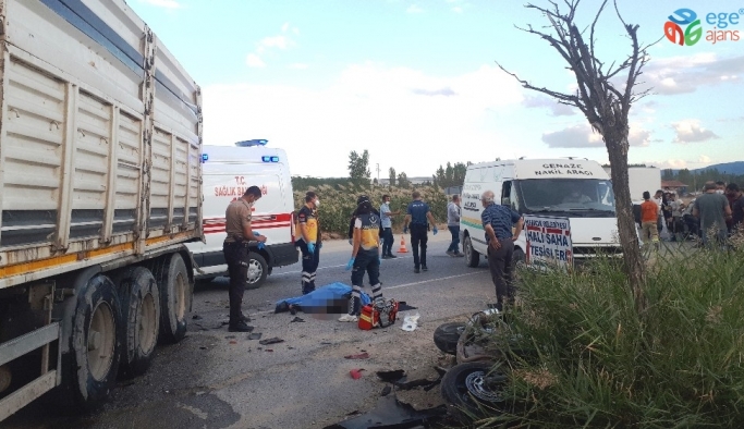 Hisarcık’ta motosiklet, kamyonla çarpıştı: 1 ölü
