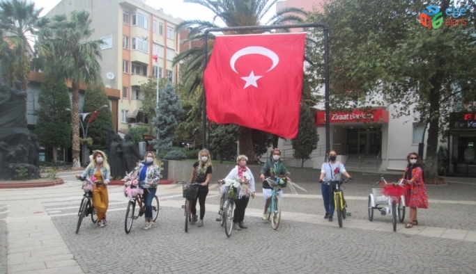 “Süslü Kadınlar Erdek Bisiklet Turu” yapıldı