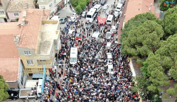 Şehit Polisi uğurlayan binler izdihama neden oldu
