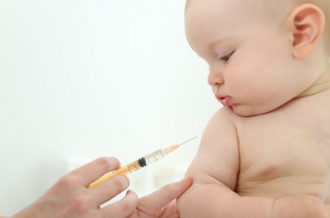 Bir aylık bebeğe koronavirüs aşısı! Aile suç duyurusunda bulundu