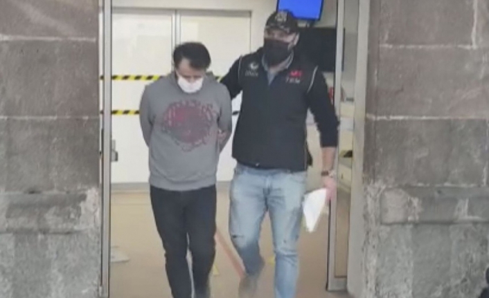 İzmir'de FETÖ adına yardım toplayan 2 şüpheli tutuklandı