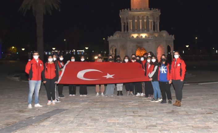 İzmirli 20 öğrenci 4 günlük gezi için yola çıktı