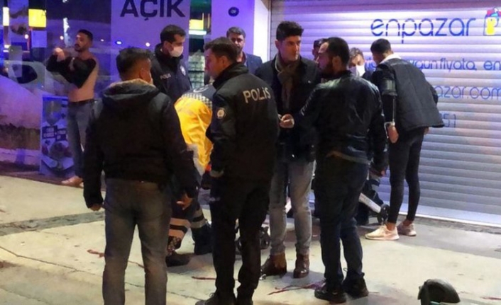 İzmir'de iki grup arasında bıçaklı kavga: 1'i ağır 2 yaralı