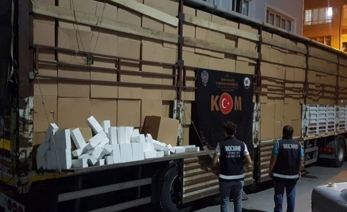 İzmir'de kaçakçılık baskınları: 1 TIR ve 5 kamyon kaçak ürün