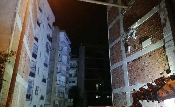 İzmir'de tehlikeli olay! 5 bina boşaltıldı