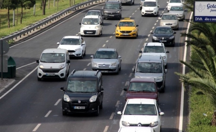 İzmir'de trafiğe kayıtlı araç sayısında artış