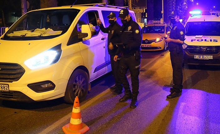 İzmir'in trafik denetim raporu: 21 bin 221 kişiye ceza