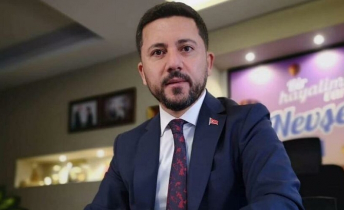Belediye başkanlığının ardından AKP’den de istifa etti