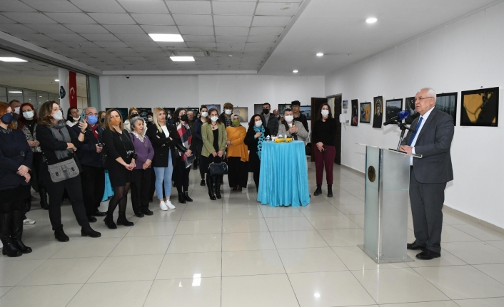 'Kadınların Objektifinden Karabağlar' sergisi açıldı