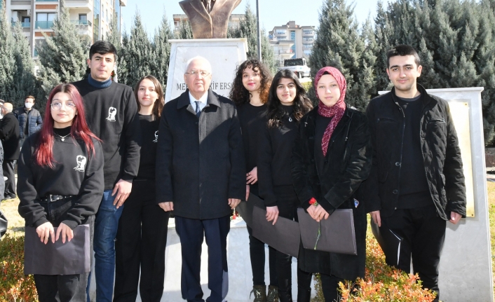 Karabağlar, İstiklal Marşı'nın 101. yılını kutladı