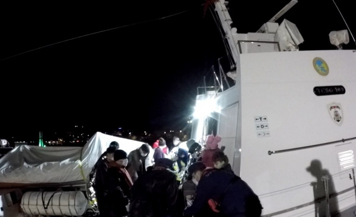 Yunanistan unsurlarınca geri itilen 17 düzensiz göçmen kurtarıldı