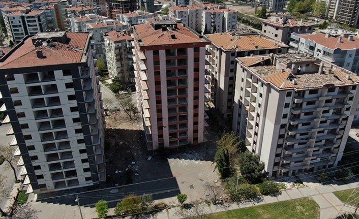 İzmir’in ağır hasarlı bina raporu: Yıkılması gereken kaç bina kaldı?