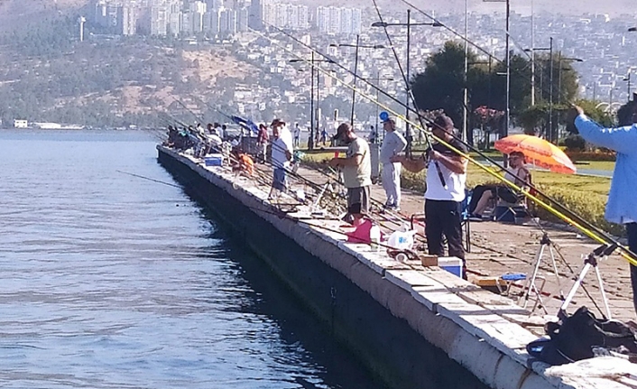 Termometreler 36 dereceyi görecek: İzmir’e yaz sıcakları geliyor