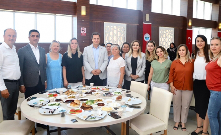 CHP İzmir'den Menderes'te kadın buluşması