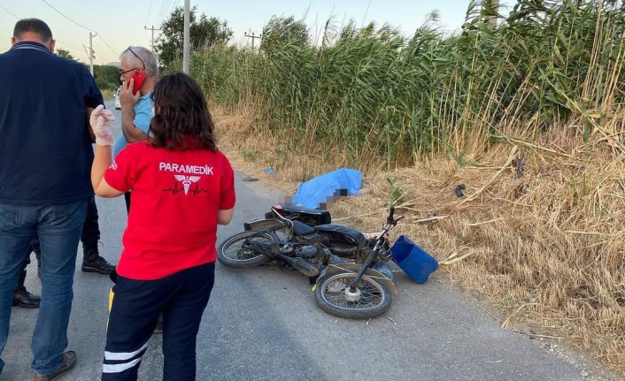 Devrilen motosikletin 73 yaşındaki sürücüsü hayatını kaybetti