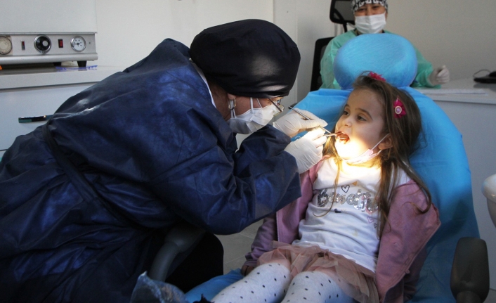 Karşıyakalı çocuklara ücretsiz diş sağlığı hizmeti