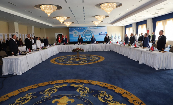 CHP'li 11 başkan buluştu: Soyer'den 'İktisat Kongresi' sunumu