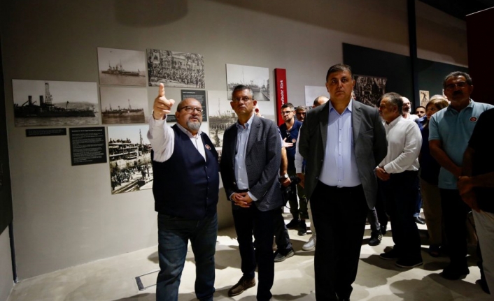 Çatı Bostanlı, 'Ateş Çemberinde İzmir' sergisi ile kapılarını açtı