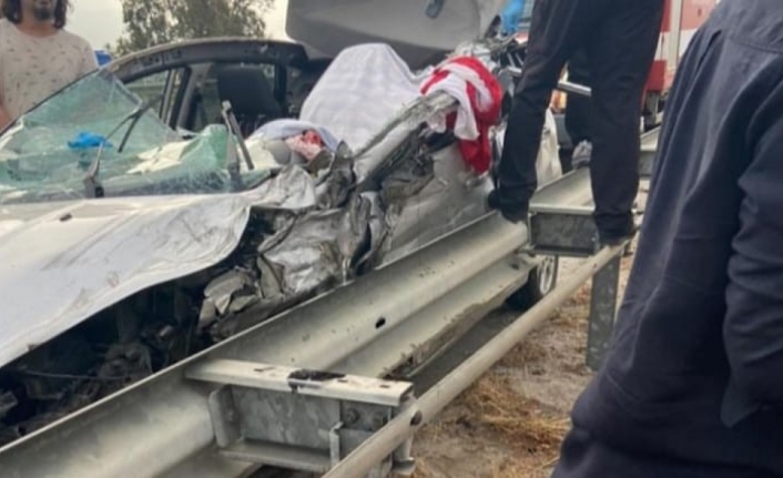 İzmir'de kahreden kaza: Anne hayatını kaybetti, 3 çocuk yaralı