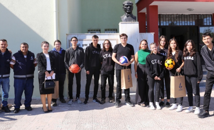 Atık Pil Toplayan Okullara Güzelbahçe Belediyesi’nden Ödül