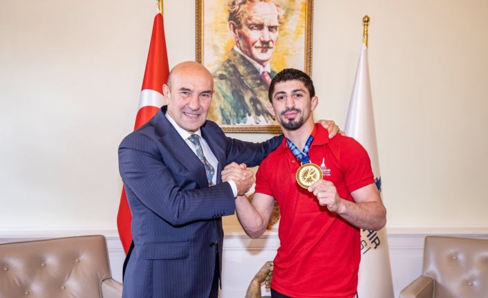 Soyer, Dünya şampiyonu Kerem Kamal’ı kutladı