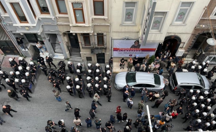 İstanbul Valiliği, 121 kişinin gözaltına alındığını açıkladı