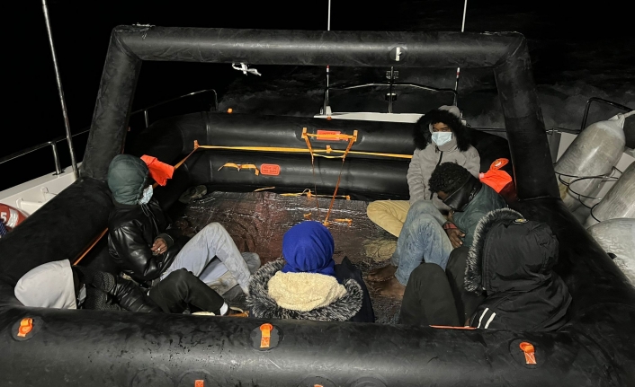 Yunanistan’ın ittiği 6 göçmen kurtarıldı