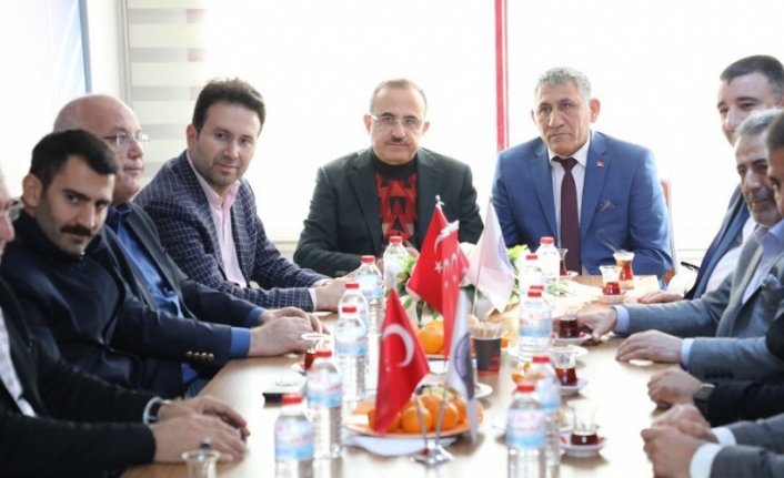 AK Partili Sürekli'den Kılıçdaroğlu tepkisi: ' Darbeye darbe, teröriste terörist diyemeyenlerin...'