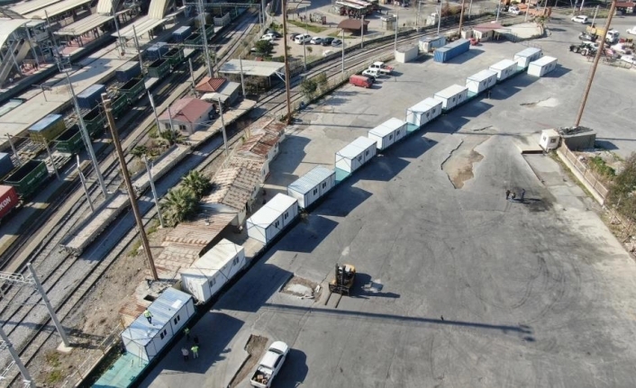 İzmir iş dünyasından konteyner seferberliği