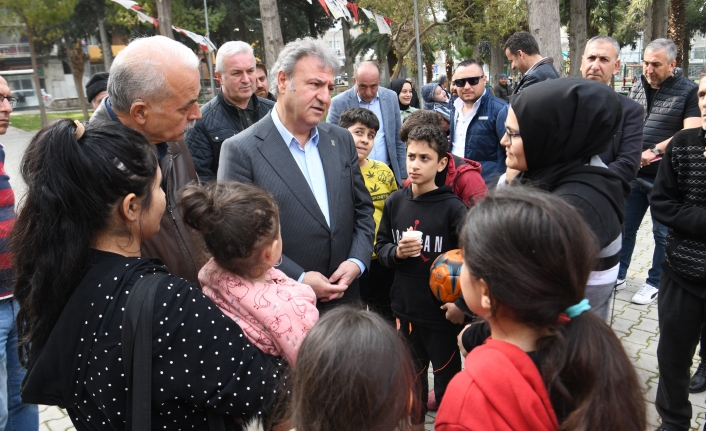 Başkan İduğ, depremzede aileler ile buluştu