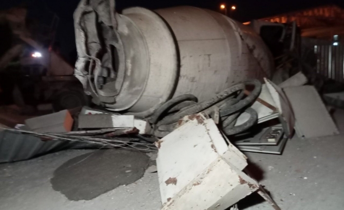 Şantiyeye uçan beton mikseri sürücüsü hayatını kaybetti