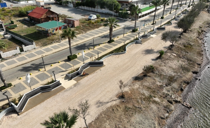 Çiftlikköy yeni sahil düzenlemesi ve güneşlenme terasları hizmete girdi