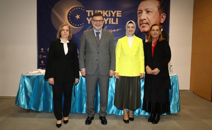 AK Parti İzmir Kadın Kolları’nda devir teslim