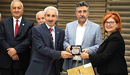 Bayraklı Belediye Başkanı Serdar Sandal, muhtarlarla buluştu