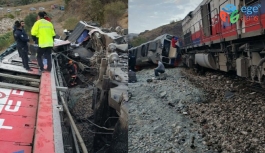 Ankara’da iki tren kafa kafaya çarpıştı: 2 kişi yaşamını yitirdi