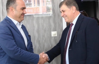 Karşıyaka Belediye Başkanı Cemil Tugay, 2 yeni başkan yardımcısı atadı.