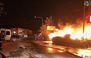 Ankara’da lastikçiler sitesinde yangın: 4 dükkan...