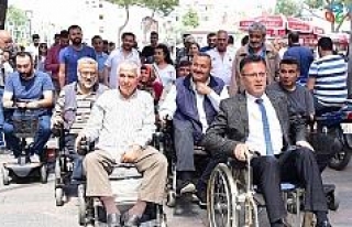 Başkan Öküzcüoğlu tekerlekli sandalyede