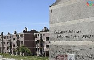 Burdur’da 48 yıllık deprem evleri yıkılmaya...