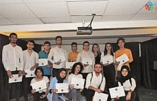 Lise öğrencileri Anadolu’nun Kandilleri ile aydınlanıyor
