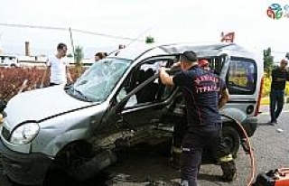 Manisa’da trafik kazası: Biri ağır 2 yaralı