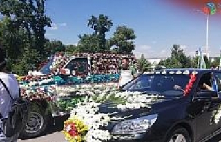 Özbekistan’da geleneksel Çiçek Festivali coşkuyla...
