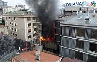 (Özel) Kadıköy’de hastanede yangın paniğinin...
