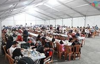 Elazığ’da 75 bin kişi iftar çadırında buluştu